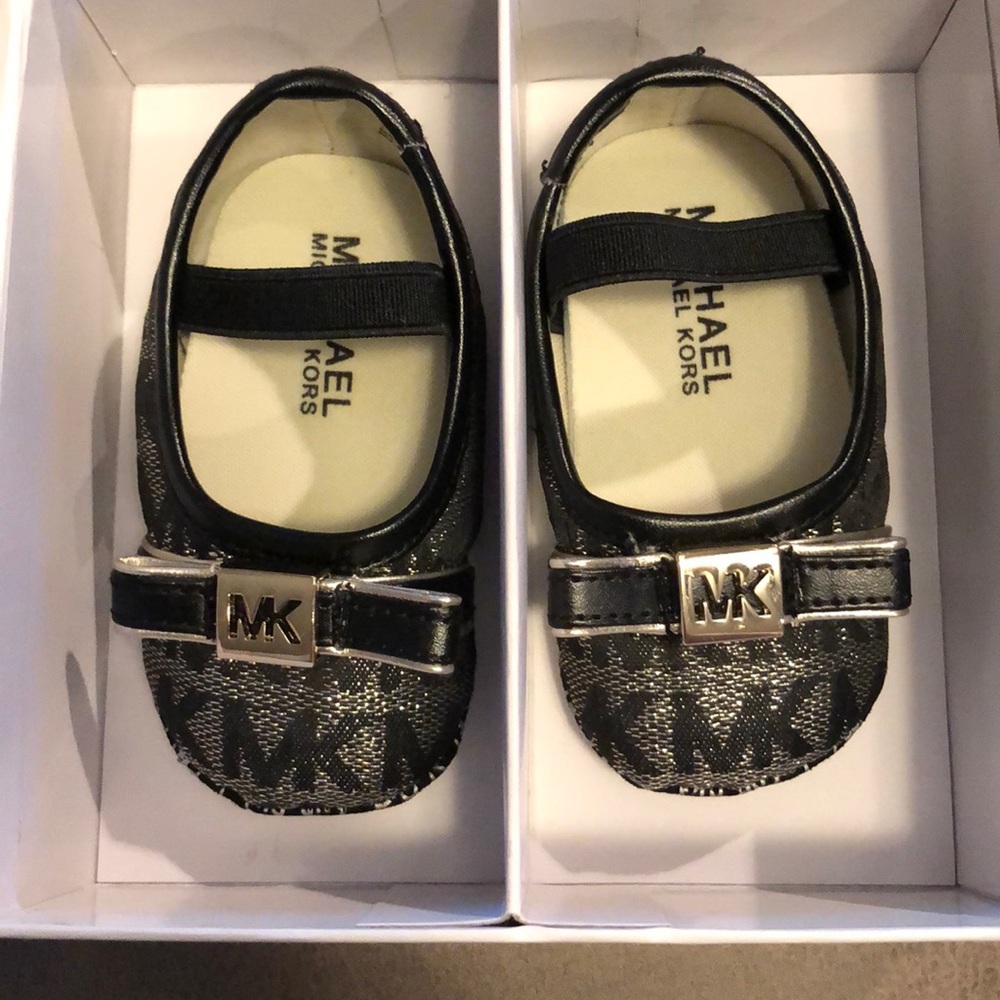 Michael Kors baby girl flats ‼️‼️